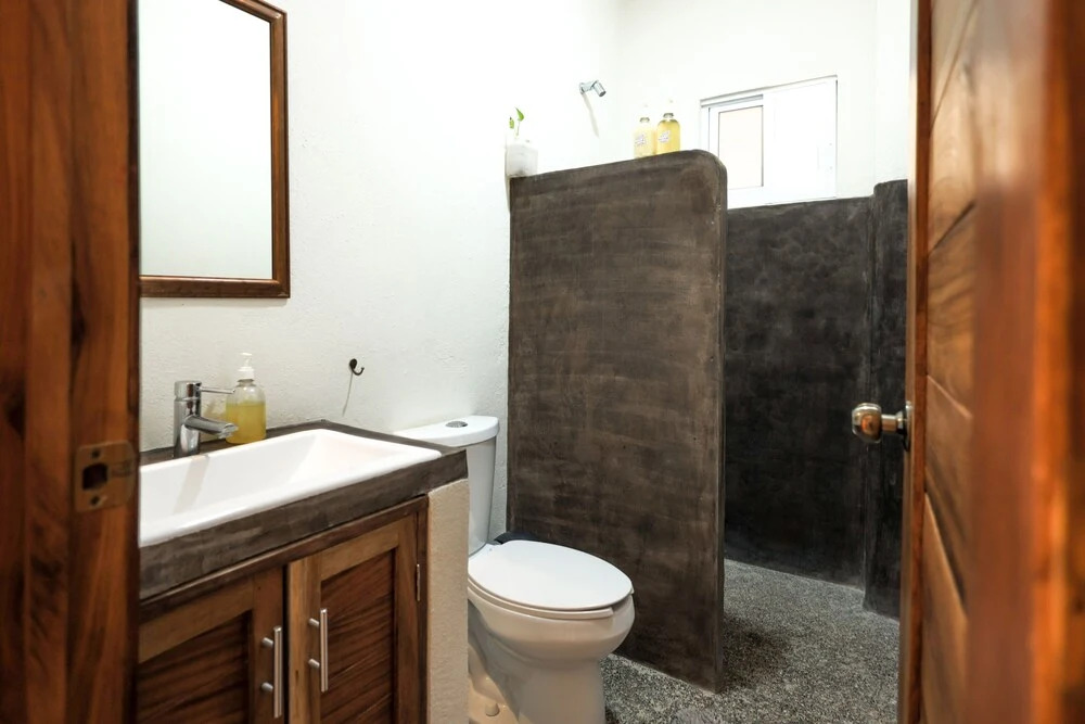 Bonobo House for 5 & Loft for 2- your best Puerto options!