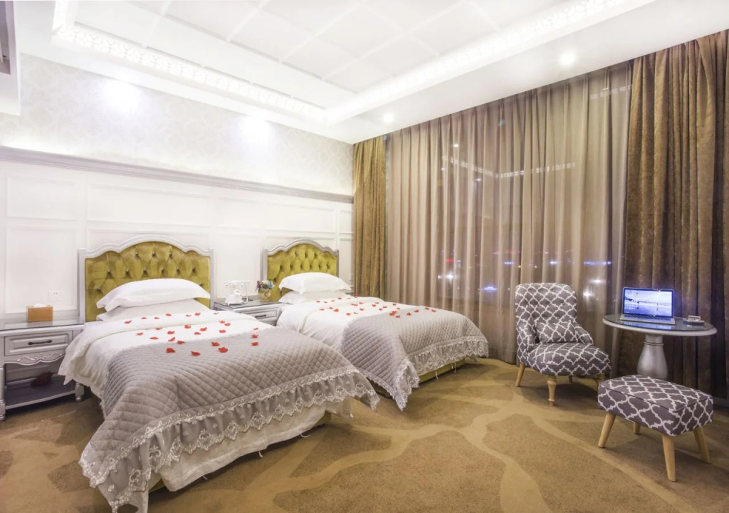 Sun Tour Hotel