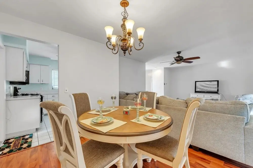 Sunny Retreat In Clearwater 2 Bedroom Home by RedAwning
