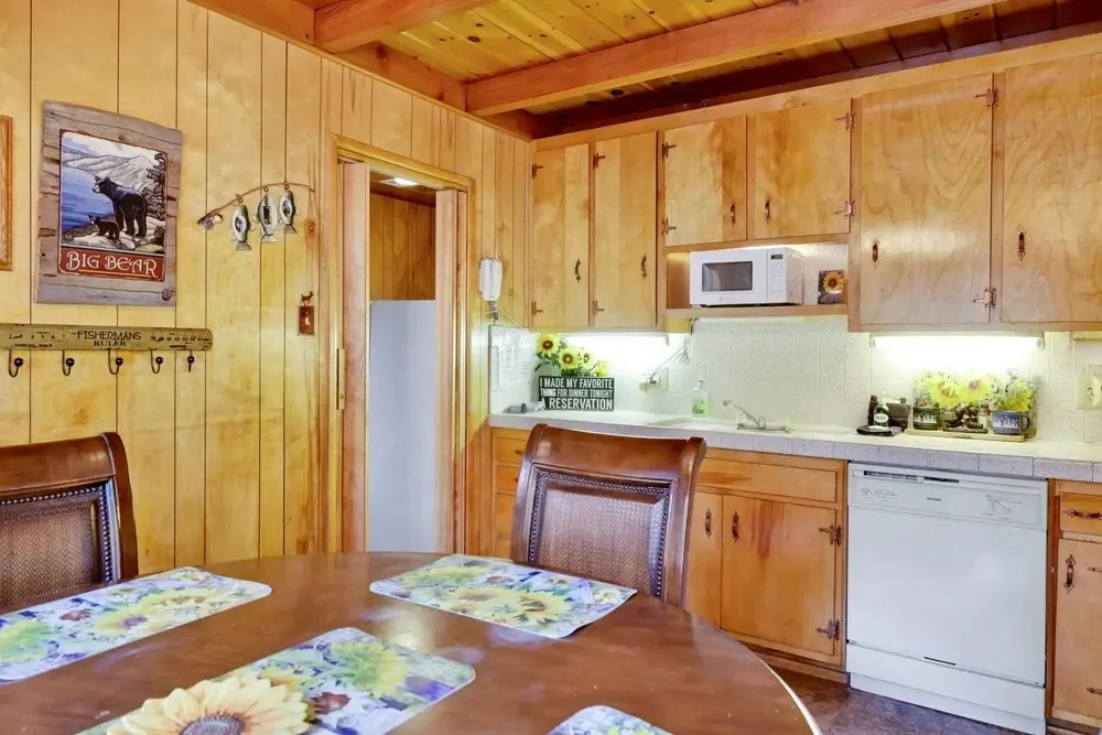 2095-paradise In Cedar 3 Bedroom Home by RedAwning
