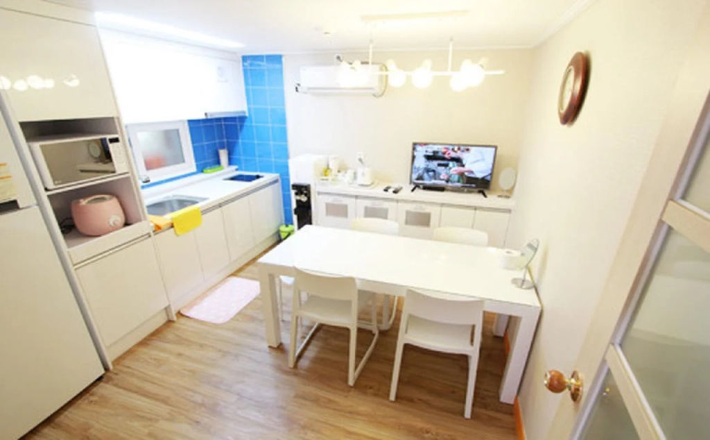 Cocoonstay Hongik Univ. Station