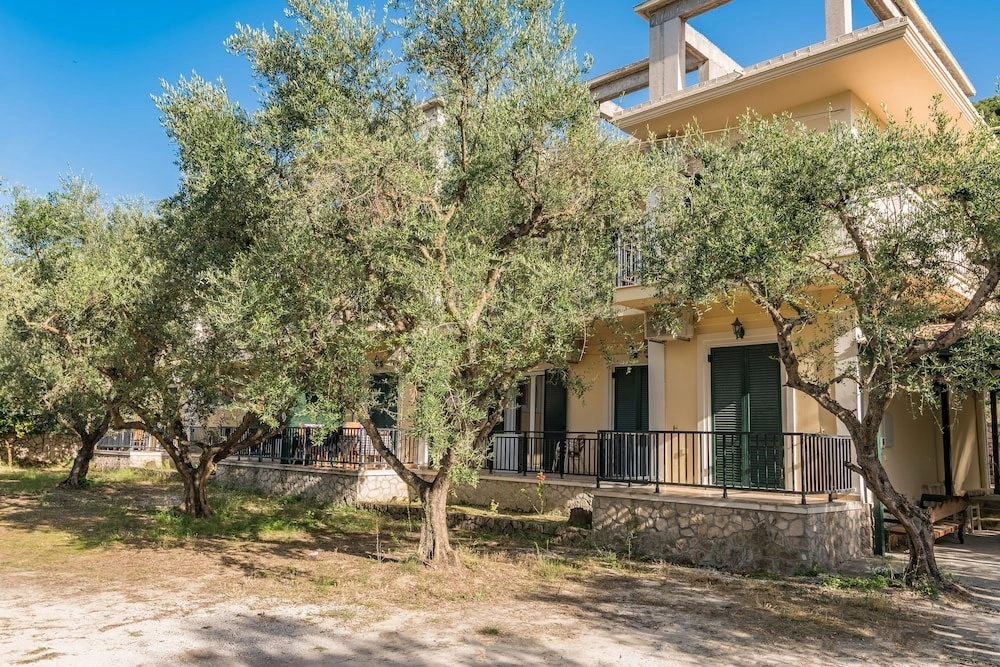 Allegro Studios & Apartments