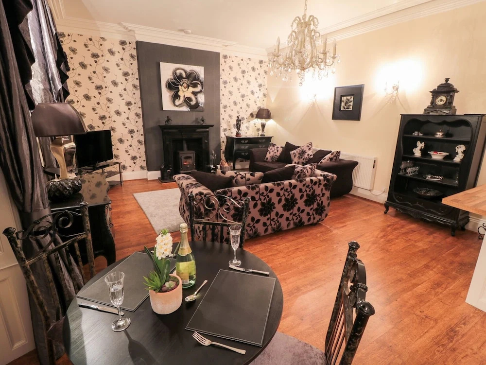 Sneaton Hall Apartment 4