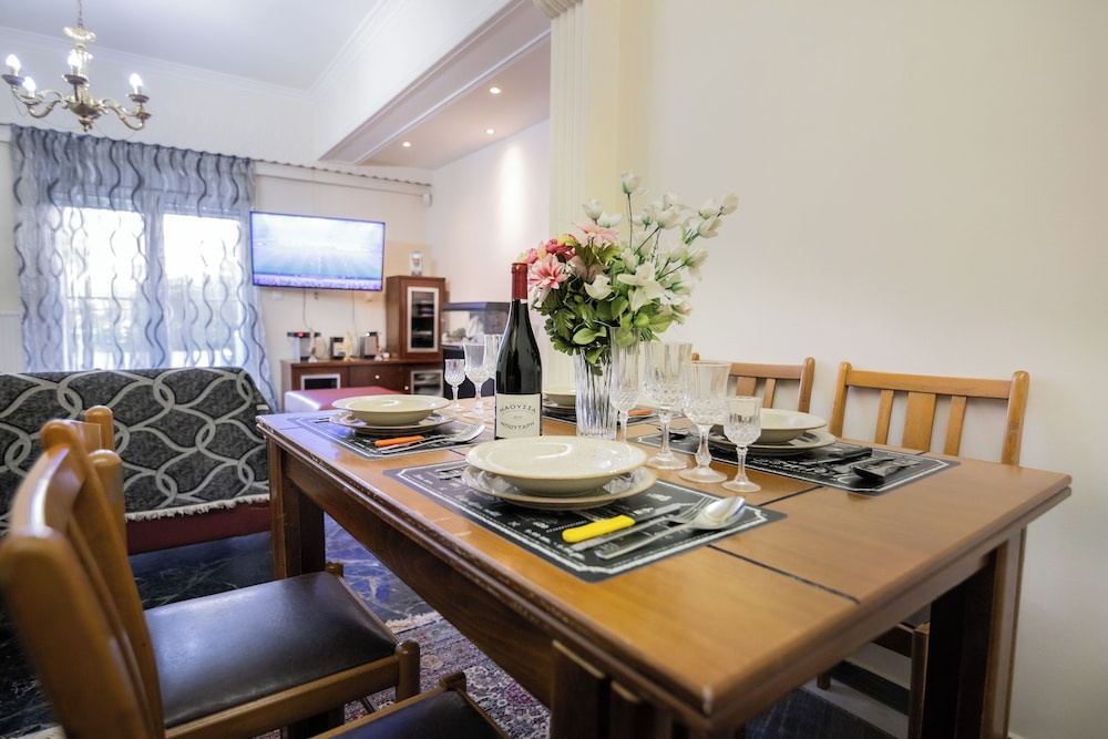 Maria's Cozy Getaway in Glyfada