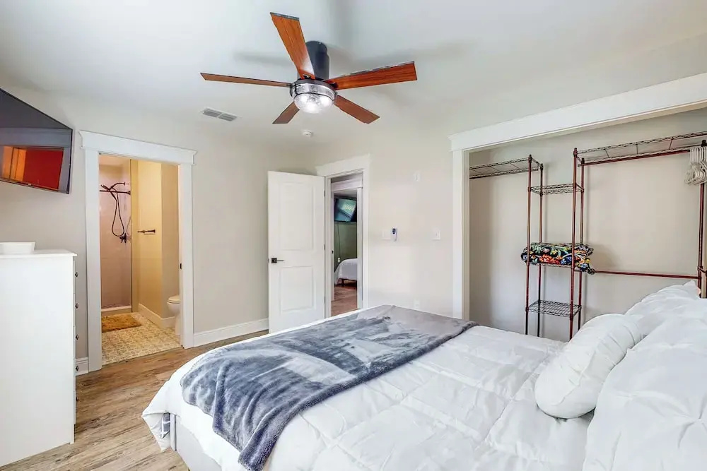 Old Town Bay Retreat: 2 Blocks From Beach!