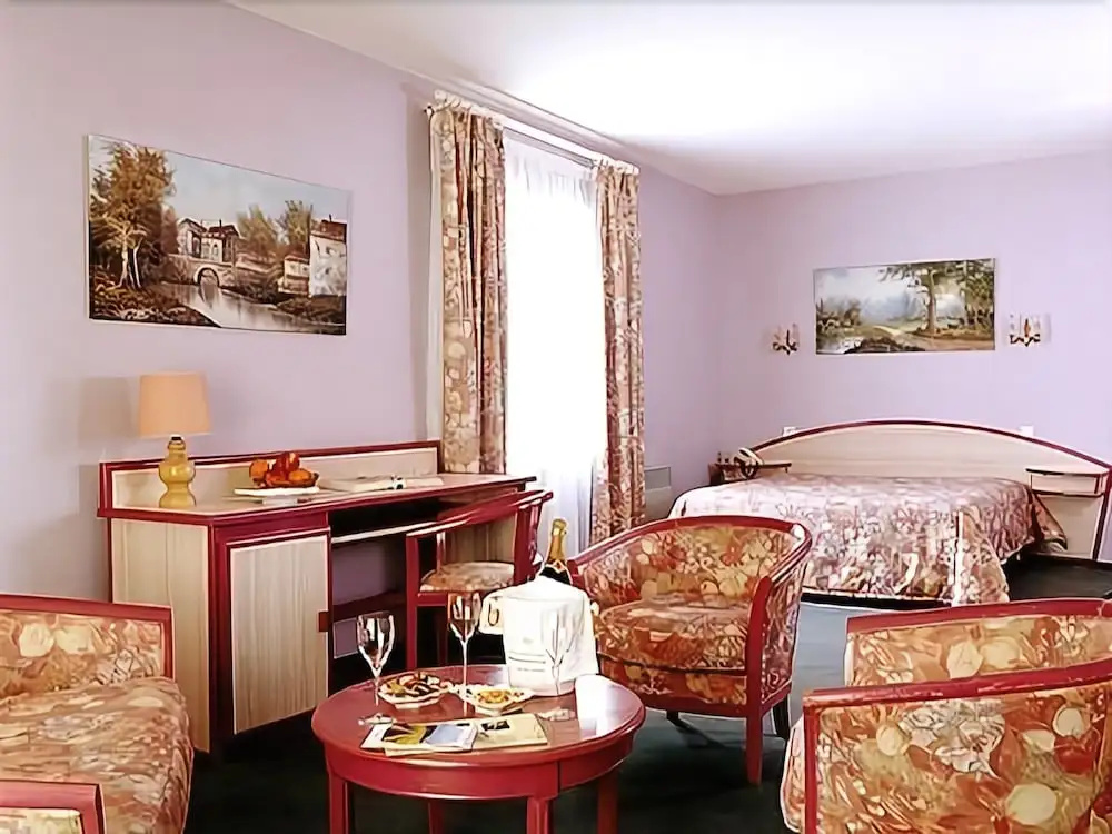 Logis Hostellerie De La Reine Blanche