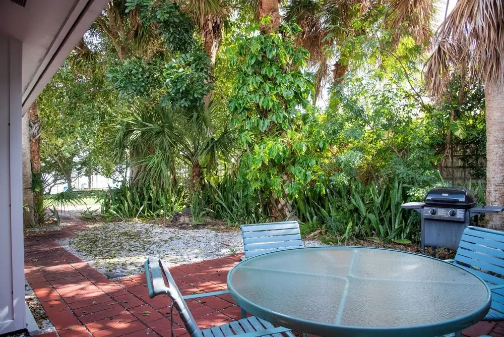 Rosa Bianca 2 Bedroom Home by RedAwning
