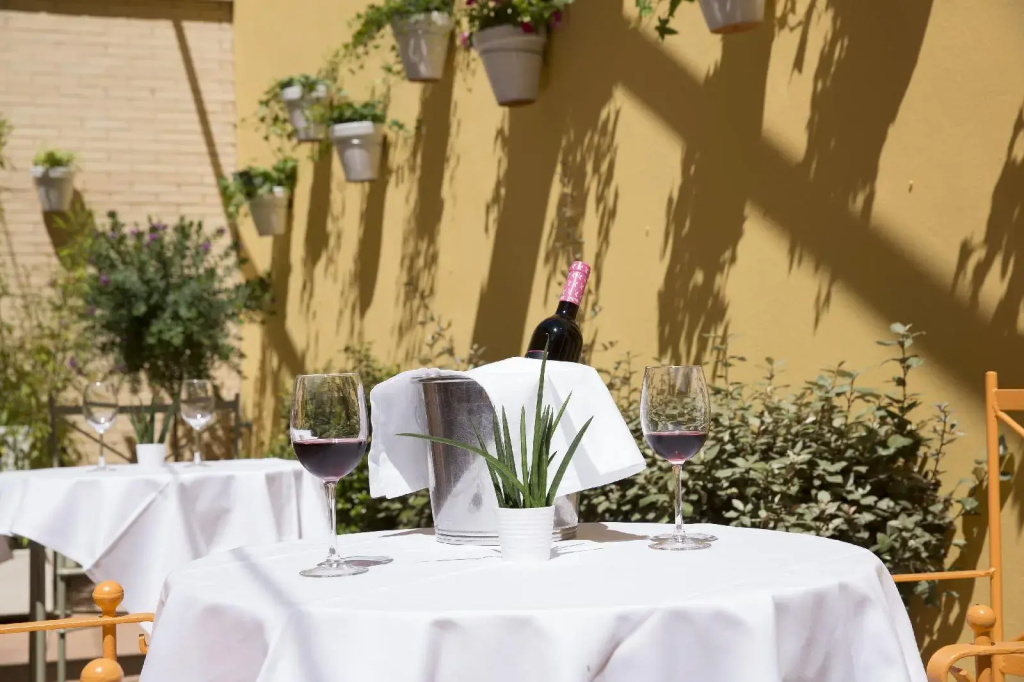 Avenida Hotel