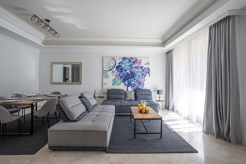 Hi Guests Vacation Homes Grandeur Residences Maurya
