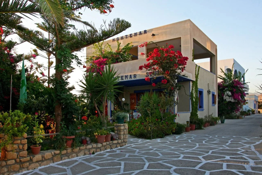 Montemar Studios & Apartments