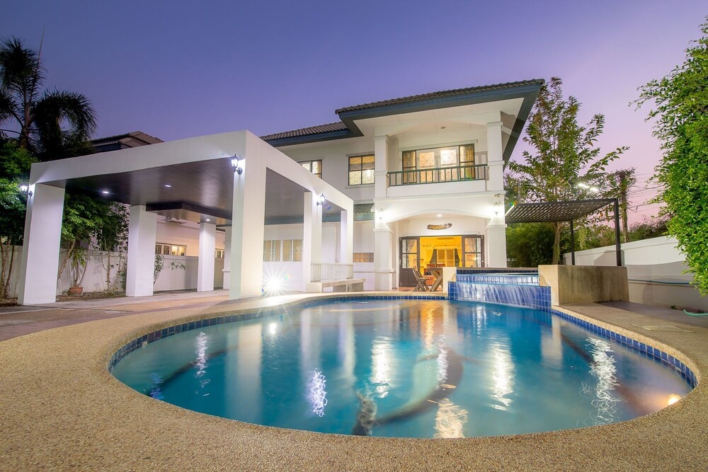 Baan Aorjao Pool Villa