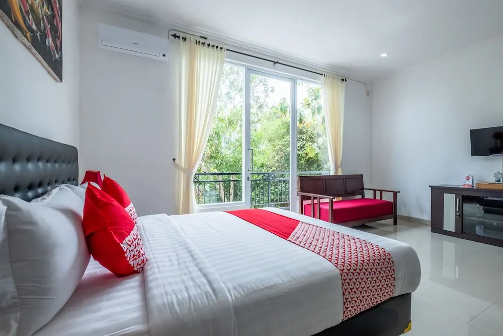 OYO 929 Uluwatu Suites