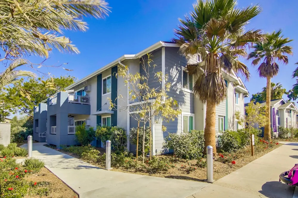 The Luxe Suites of Temecula Heights