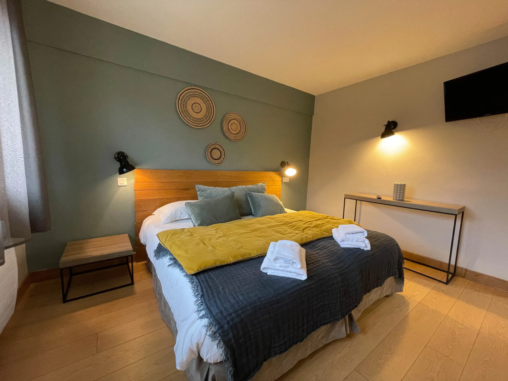Logis Hôtels - Le Belvédère - Hôtel 2 étoiles et Restaurant