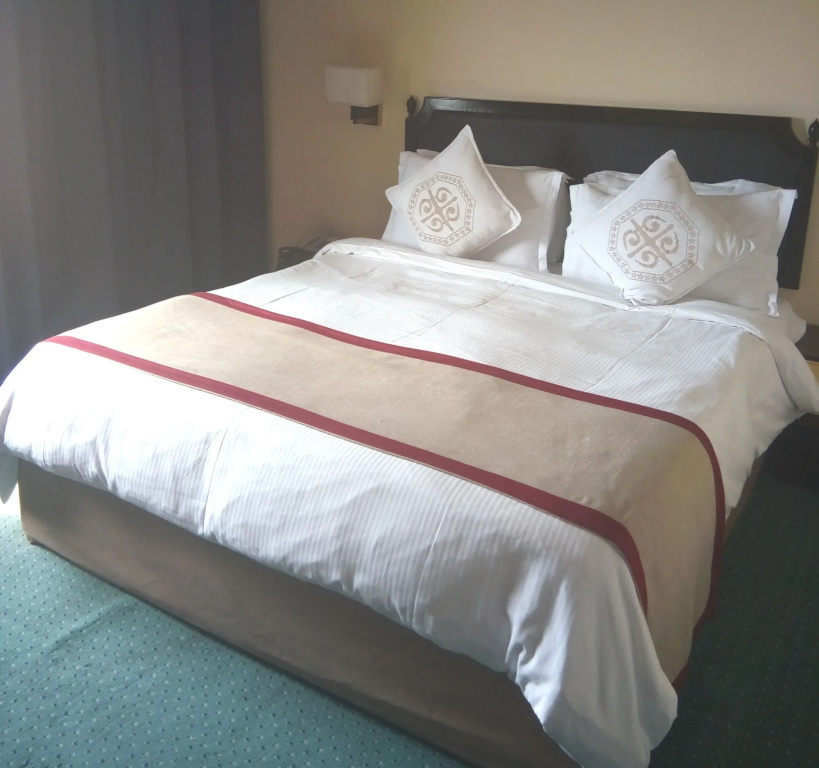 Hotel Dynasty