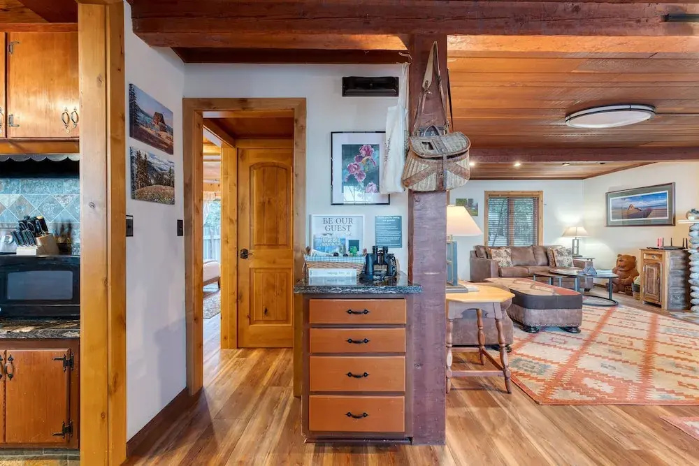 Lakefront Haven by Avantstay Minutes to Ski Resorts Private Dock Boat