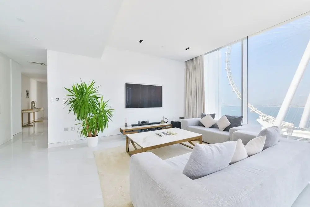 Spectacular 3BR plus 1 - DUBAI EYE view