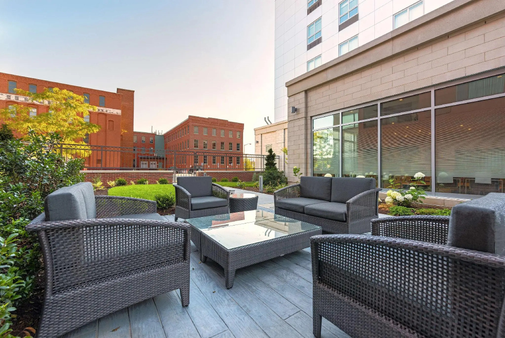 Hampton Inn & Suites-Worcester, MA