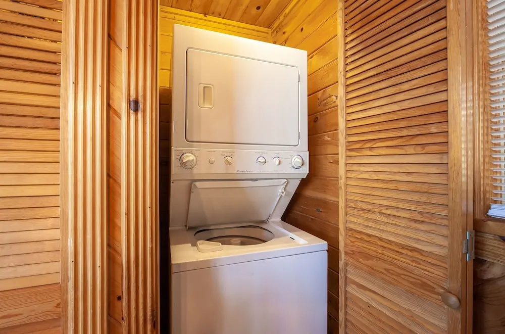 Mountain View Holy Smoky Cabin by RedAwning