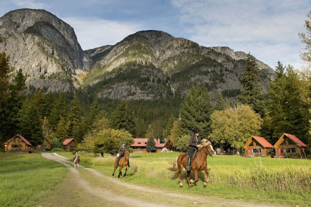 Tweedsmuir Park Lodge