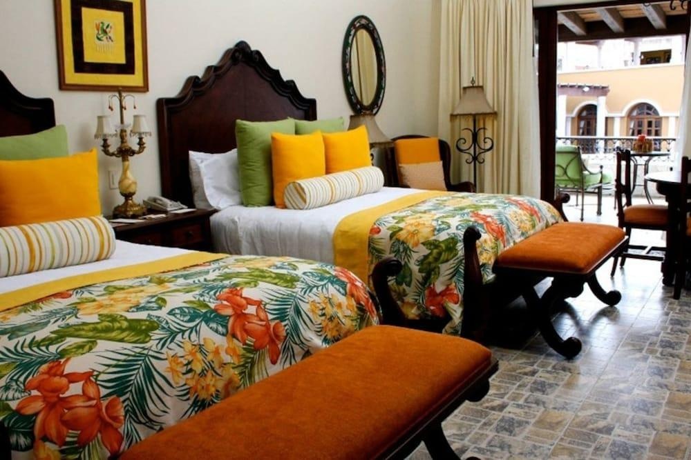 Rated for the Best Value in Cabo San Lucas!! 2BR 8P