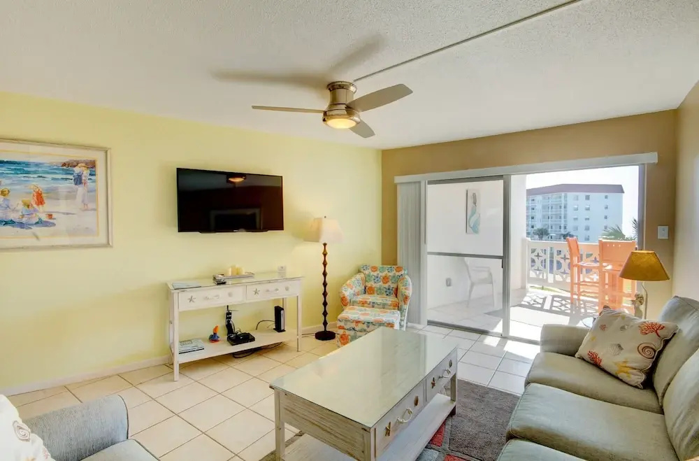 144 El Matador 1 Bedroom Condo by RedAwning