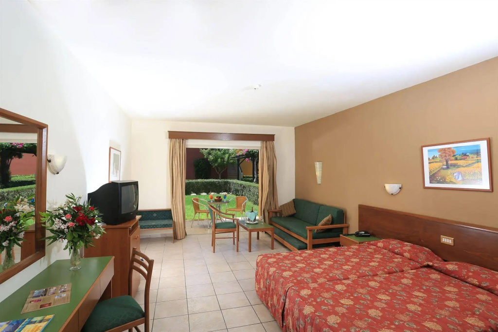 Panas Holiday Village