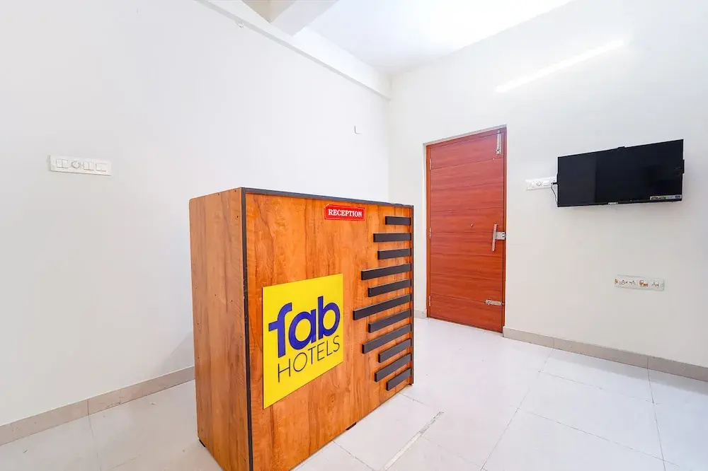 Fabhotel Crosscut