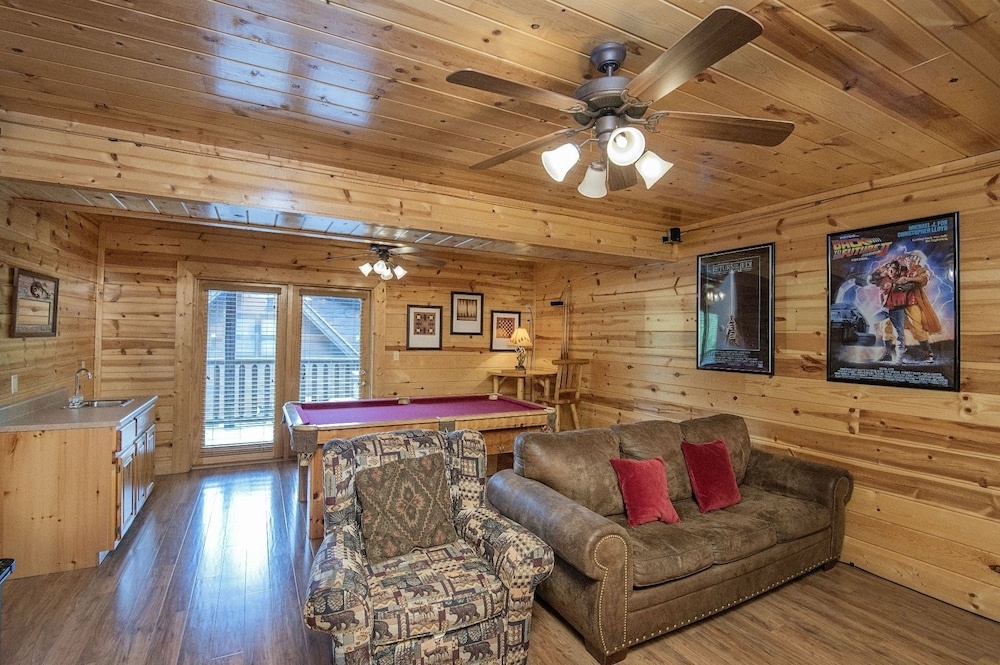 Er 244 â Black Hawk Hideaway Great Location â Close To Town! 2 Bedroom Cabin by RedAwning