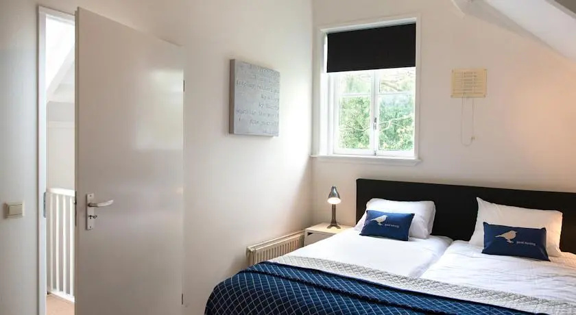 Short Stay Cricket Mansion