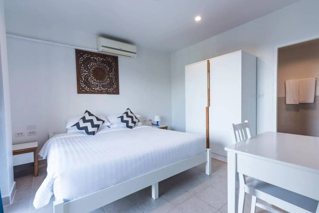 Maikhao Hotel, Phuket