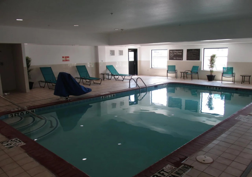 Ramada by Wyndham Burkburnett - Wichita Falls