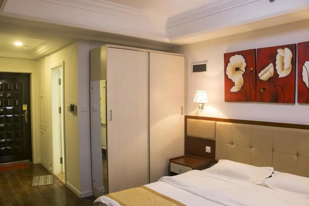 Yiyaju Hotel Apartment Qingdao 7080 Central Square