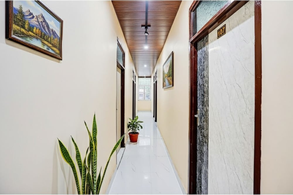Fabhotel Ratraksh