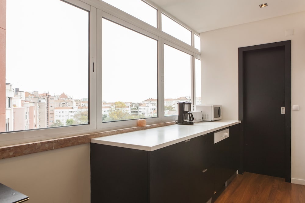 Rent4Rest Lisbon Family & Friends apartment in Roma Avenue
