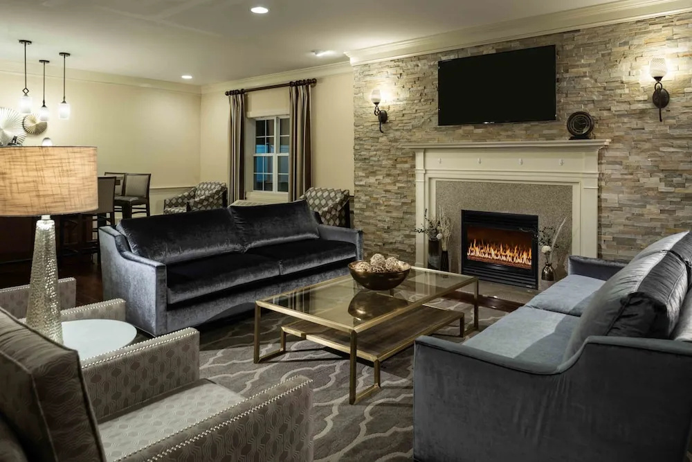 Clarion Carriage House Inn