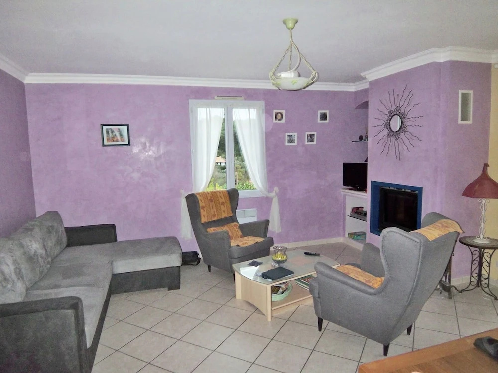 Spacious Holiday Home in Lorgues With Private Pool