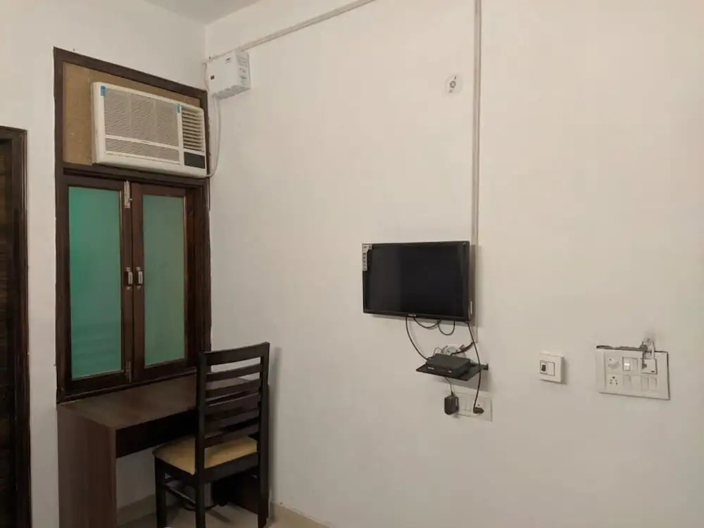 ADB Rooms Hotel Toravio