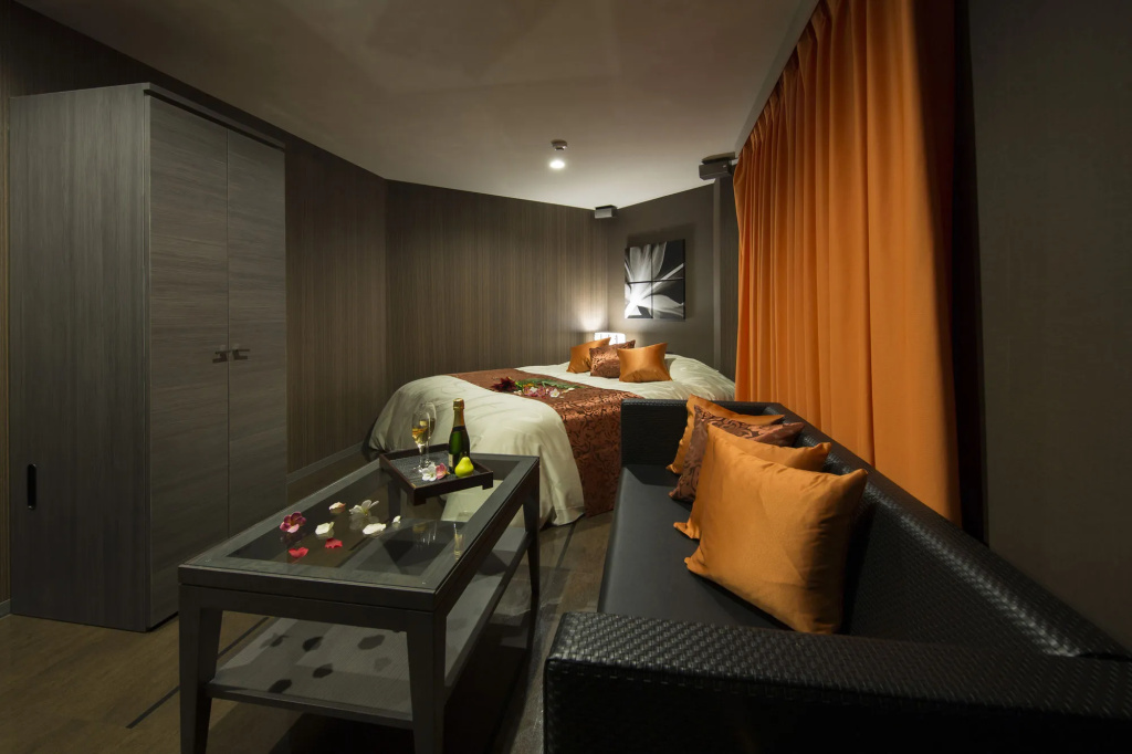 Hotel In The Green (Adult Only)