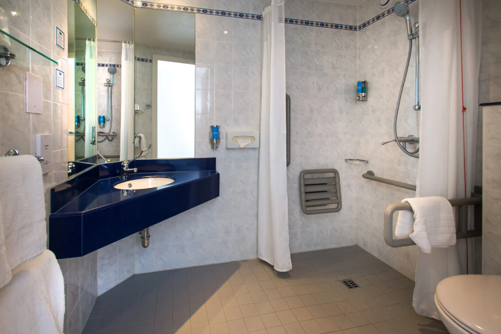 Holiday Inn Express Exeter East by IHG