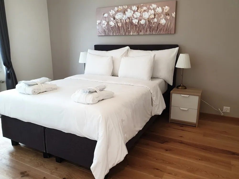Montreux Elite 2 Bedroom Apartment
