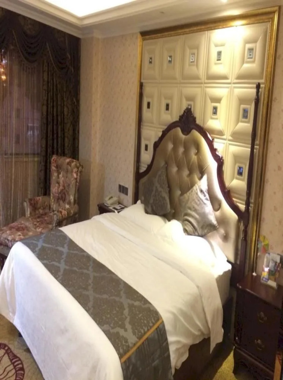 Yijia Hotel