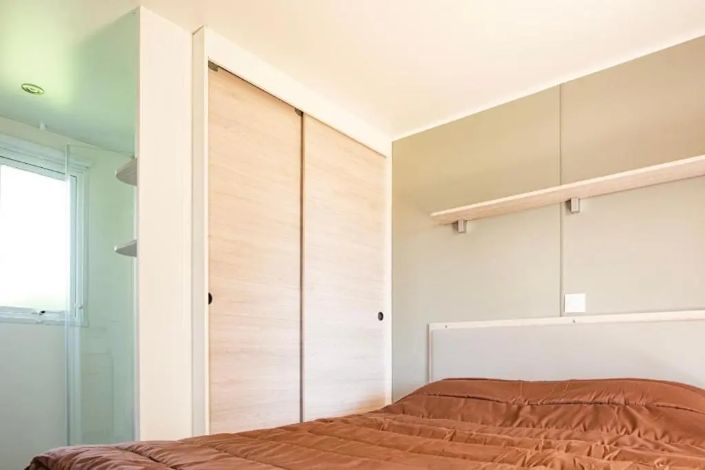 Mobile Home OuiReves 513 facing the Mediterranean