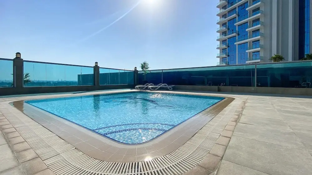 Luxury StayCation - Elegant 1BR Apartment in the Heart of Dubai