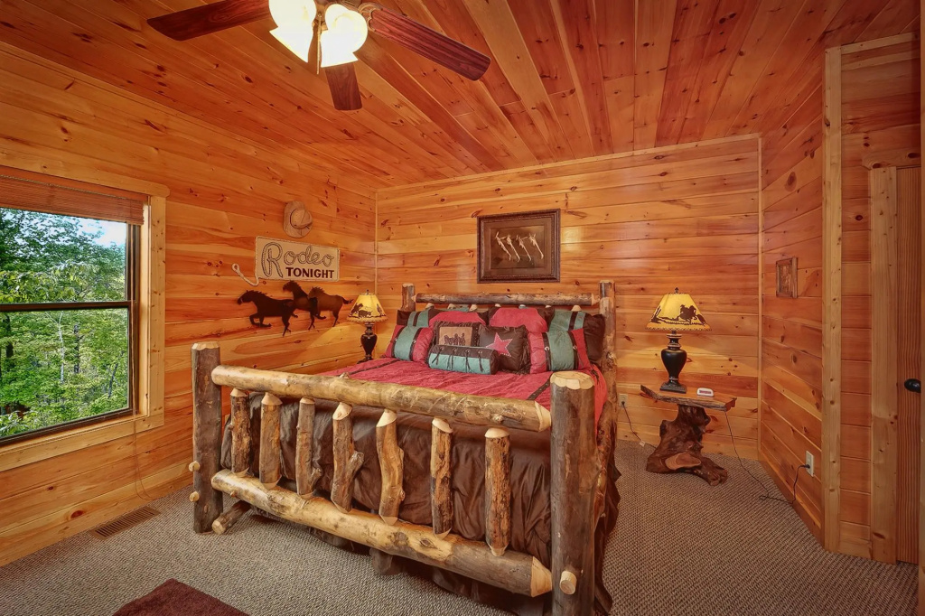Knotty Nice: Theater Hot Tub Sauna Near Town