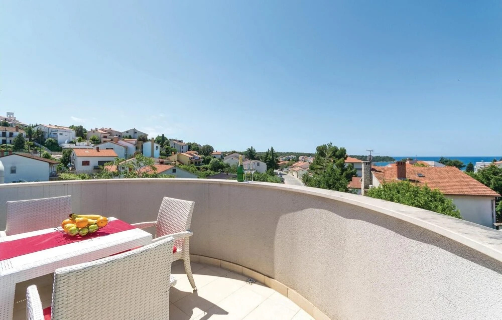 Amazing Home in Pjescana Uvala With Wifi and 2 Bedrooms