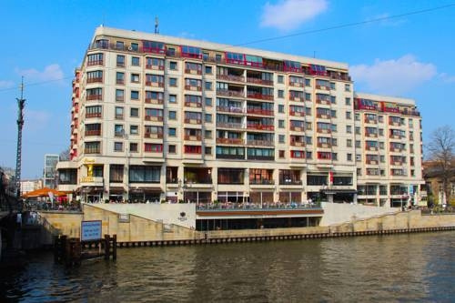 Riverside Royal Hotel & Spa