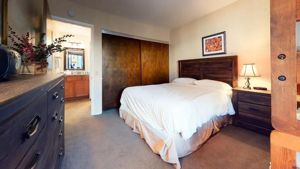 San Sierra 10 Updated Condo, with Complex Jacuzzi, Short Walk to The Village by RedAwning