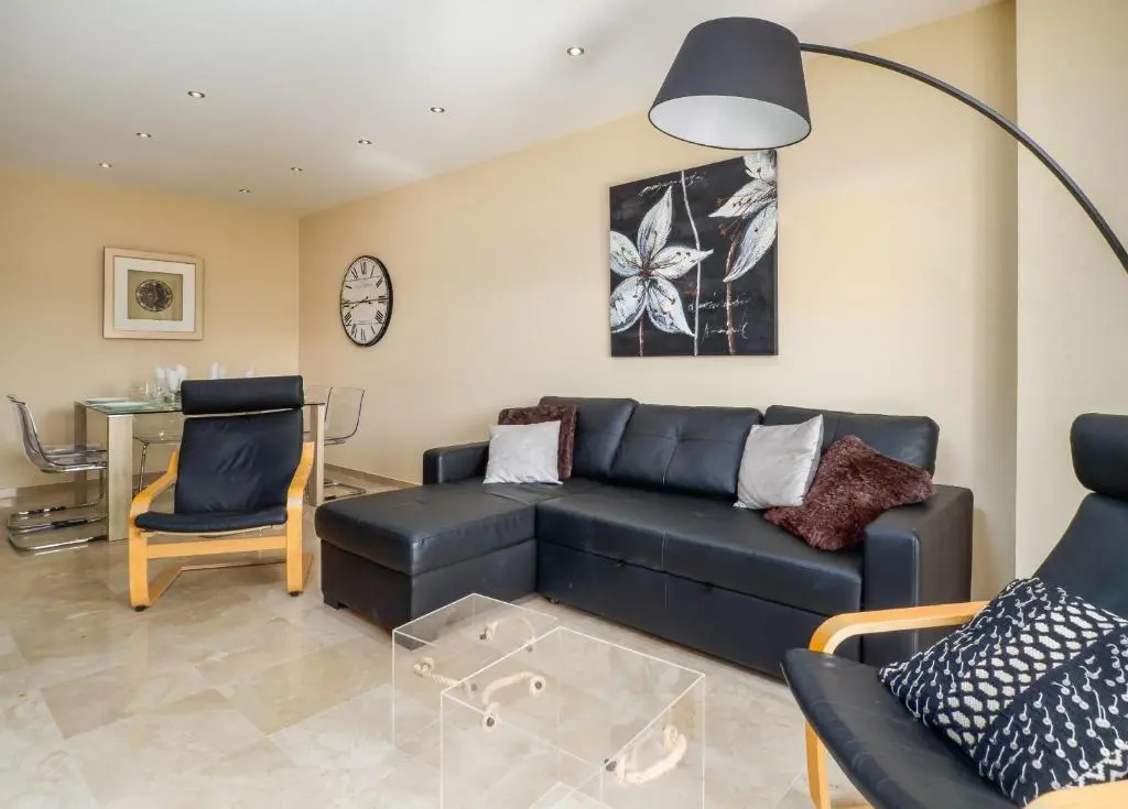 2174-Huge 3 bedrooms with terrace and pool