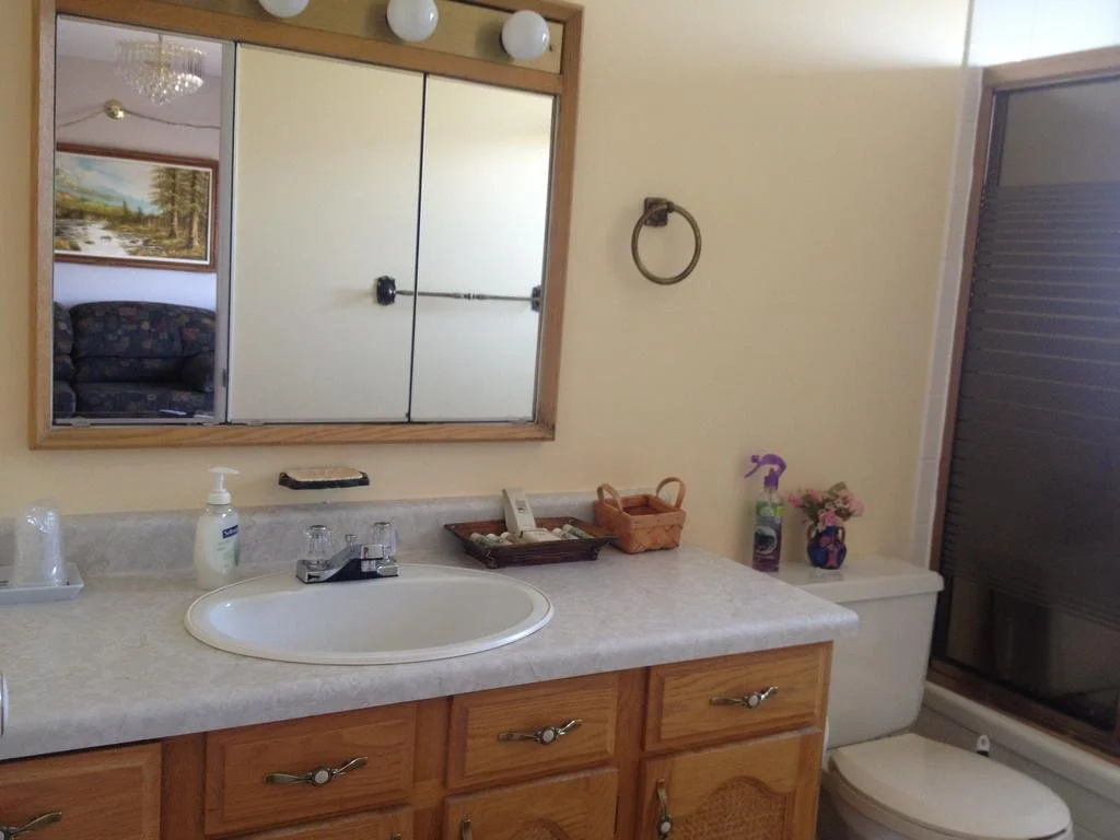 Lee's Ocean Peek B & B